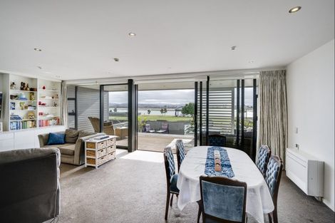 Photo of property in 209/7 Humber Street, Pandora, Napier, 4110