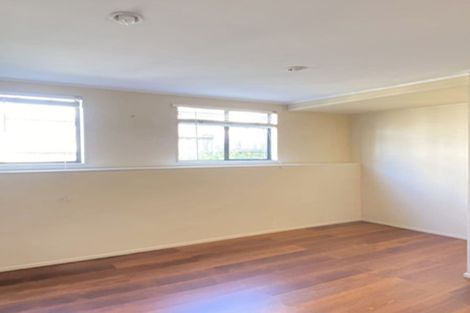 Photo of property in 689 Beach Road, Rothesay Bay, Auckland, 0630