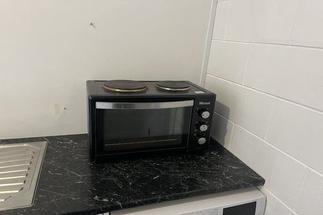 Photo of property in 87 Poaka Avenue, Dinsdale, Hamilton, 3204