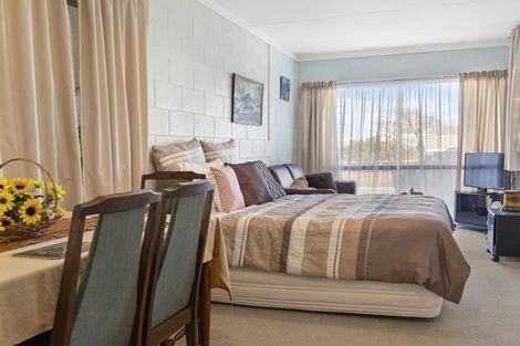 Photo of property in 2/25 Golders Place, Richmond Heights, Taupo, 3330