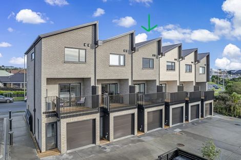 Photo of property in 4/28 Westgate Drive, Westgate, Auckland, 0614