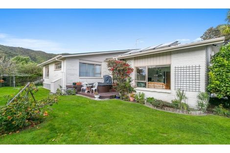 Photo of property in 13a Norton Park Avenue, Fairfield, Lower Hutt, 5011