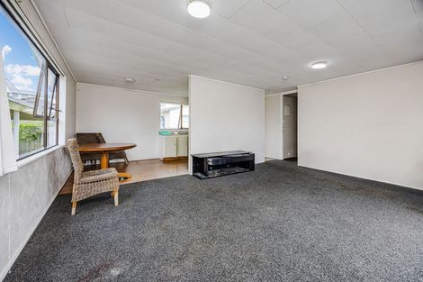Photo of property in 2 Harrington Road, Henderson, Auckland, 0610