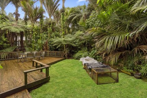 Photo of property in 139 Woodlands Park Road, Titirangi, Auckland, 0604