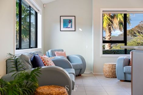 Photo of property in 22 Fairway Oaks Drive, Waikanae Beach, Waikanae, 5036