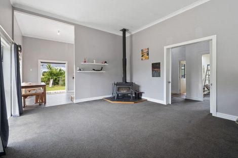 Photo of property in 24 Clive Street, Halcombe, Feilding, 4779