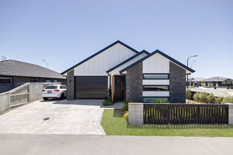 Photo of property in 2 Lion Place, Papamoa, 3118