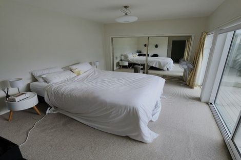 Photo of property in 52 Seaview Road, Paremata, Porirua, 5024