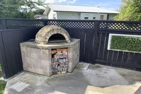 Photo of property in 11 Hilton Grove, Kelvin Grove, Palmerston North, 4414