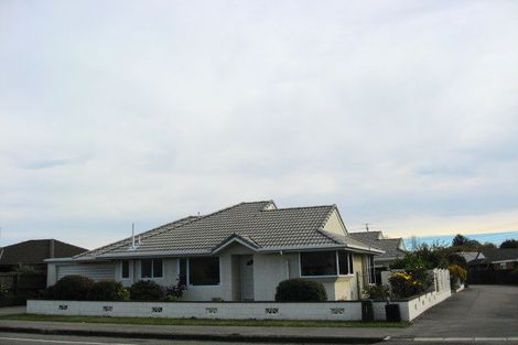 Photo of property in 99b Racecourse Road, Sockburn, Christchurch, 8042