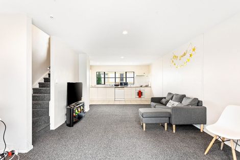 Photo of property in Krisley Court, 15/6 Ambrico Place, New Lynn, Auckland, 0600