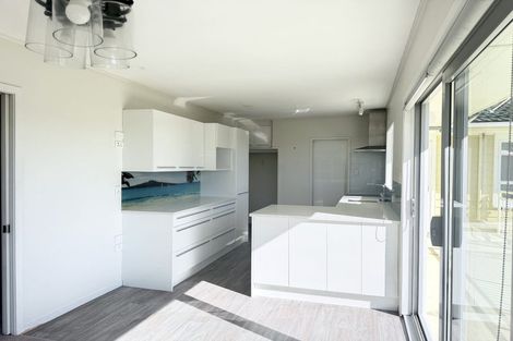 Photo of property in 122 Hugh Green Drive, Pinehill, Auckland, 0632