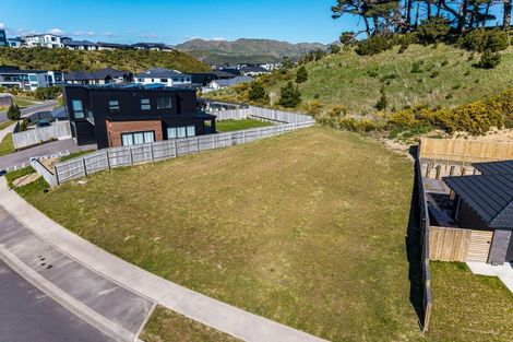 Photo of property in 107 Queen Charlotte Drive, Aotea, Porirua, 5024