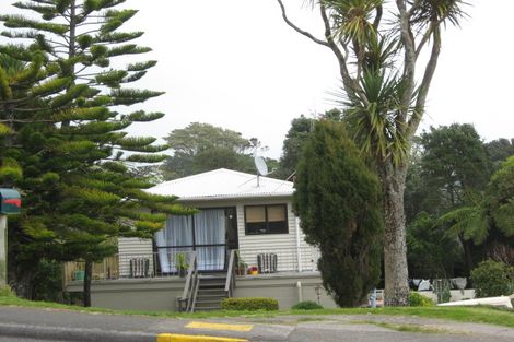 Photo of property in 4 Wairau Road, Oakura, 4314