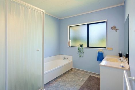 Photo of property in 111 Greenwood Boulevard, Otaki, 5512