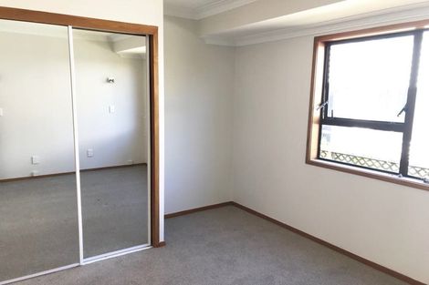 Photo of property in 1/150 Beach Road, Campbells Bay, Auckland, 0630