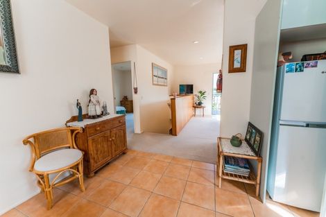 Photo of property in 11 Wellington Road, Surfdale, Waiheke Island, 1081