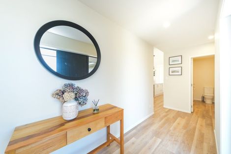 Photo of property in 48 Vaucluse Heights, Fitzherbert, Palmerston North, 4410