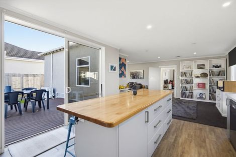 Photo of property in 5 Hargest Crescent, Saint Kilda, Dunedin, 9012