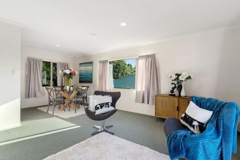 Photo of property in 1/16 Ocean View Road, Hatfields Beach, Orewa, 0931