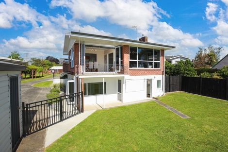 Photo of property in 35 Hillcrest Road, Hillcrest, Hamilton, 3216