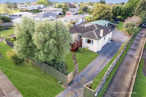 Photo of property in 17 Howden Street, Waiuku, 2123