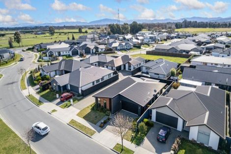 Photo of property in 28 Chatsworth Avenue, Rangiora, 7400
