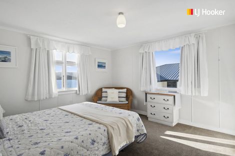 Photo of property in 35 Oxley Crescent, Broad Bay, Dunedin, 9014