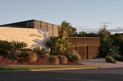 Photo of property in 6 Island Bay Road, Beach Haven, Auckland, 0626