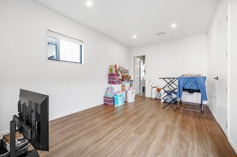 Photo of property in 6 Coast Garden Drive, Hobsonville, Auckland, 0616