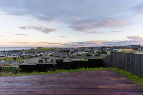 Photo of property in 218 Vaughans Road, Long Bay, Auckland, 0792