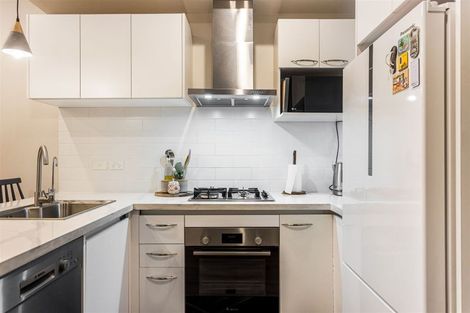 Photo of property in 4/6 Hepburn Road, Glendene, Auckland, 0602