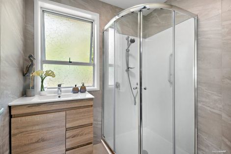 Photo of property in 2/7 Malters Place, Browns Bay, Auckland, 0630