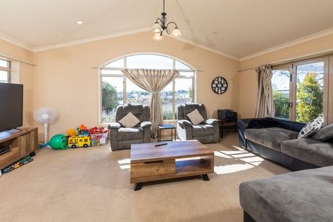 Photo of property in 122 Rototuna Road, Rototuna, Hamilton, 3210