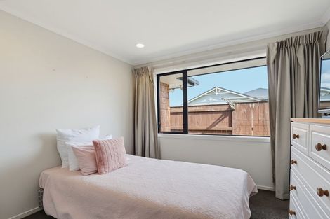 Photo of property in 2 Pegasus Place, Kelvin Grove, Palmerston North, 4414