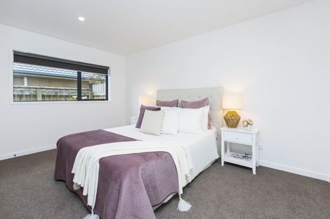 Photo of property in 5 Sunstone Crescent, Brown Owl, Upper Hutt, 5018