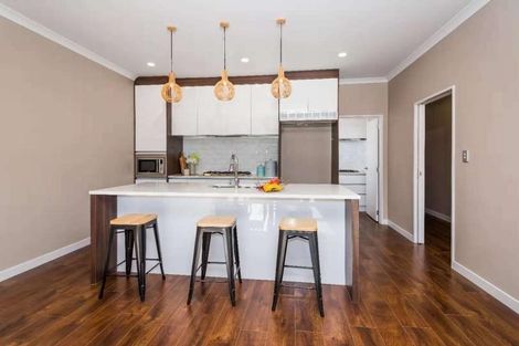 Photo of property in 5 Kahu Close, Orewa, 0931