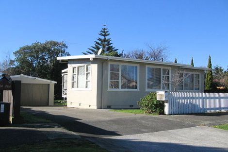 Photo of property in 24 Karina Terrace, Roslyn, Palmerston North, 4414