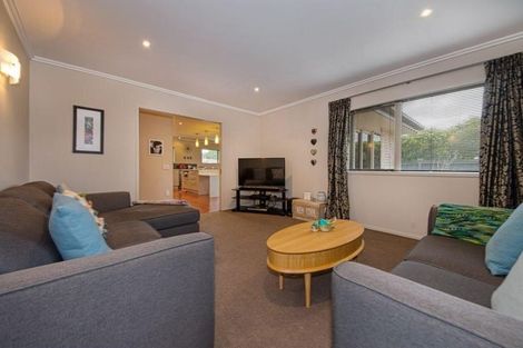 Photo of property in 15 Murray Becroft Avenue, Henderson Valley, Auckland, 0612