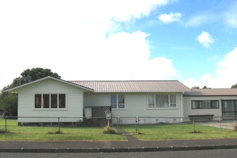 Photo of property in 7 Montmere Avenue, Te Atatu Peninsula, Auckland, 0610