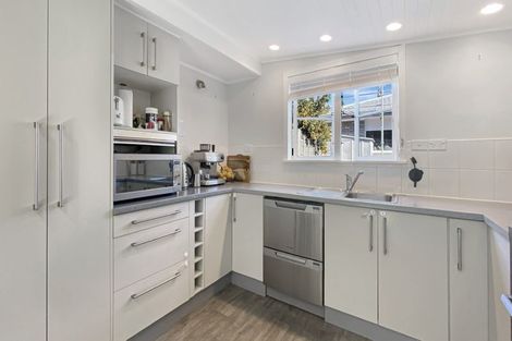 Photo of property in 74 Ferry Parade, Herald Island, Auckland, 0618
