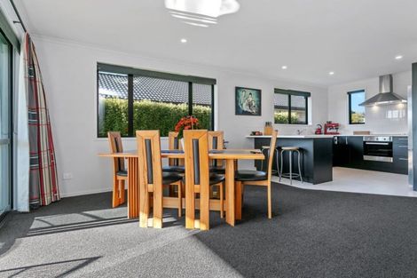 Photo of property in 27 Plescher Crescent, Leamington, Cambridge, 3432