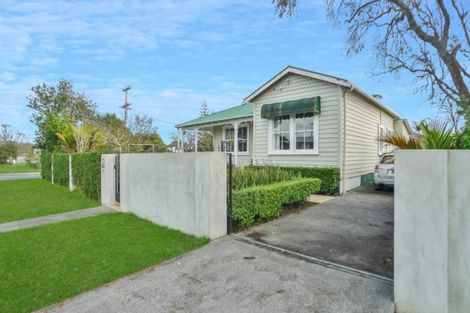 Photo of property in 24 Graham Avenue, Te Atatu Peninsula, Auckland, 0610