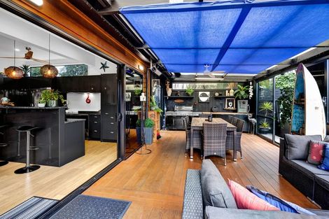 Photo of property in 11a Mace Terrace, Oakura, 4314