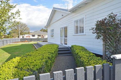 Photo of property in 2 Wright Street, Dannevirke, 4930
