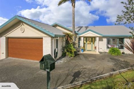 Photo of property in 16 Bluebird Crescent, Unsworth Heights, Auckland, 0632