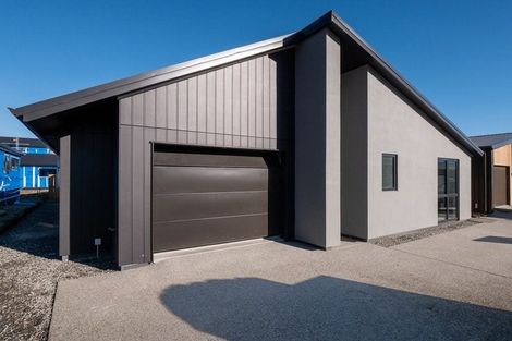 Photo of property in 16 Waterfowl Road, Jacks Point, 9371