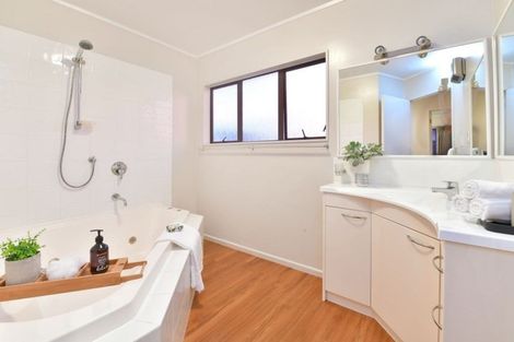 Photo of property in 15a Marigold Place, Mairangi Bay, Auckland, 0630