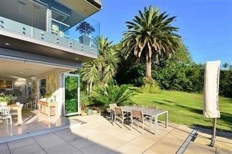 Photo of property in 42a Tindalls Bay Road, Tindalls Beach, Whangaparaoa, 0930