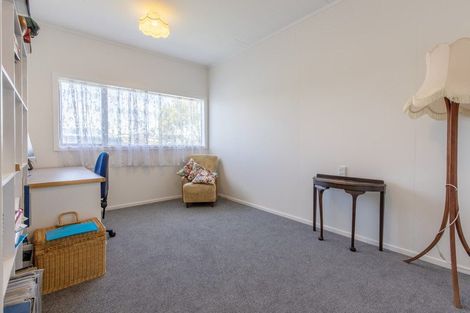 Photo of property in 6 Albert Street, Waipukurau, 4200